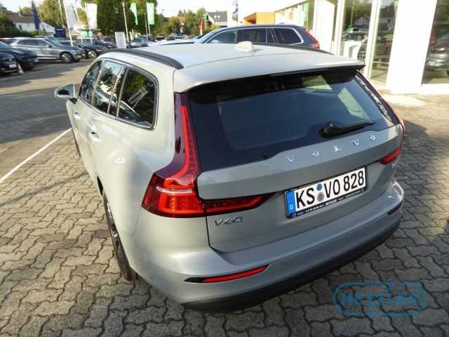 Volvo  Kombi Benzin EU6d B4 B DKG Core DAB LED Verkehrszeichenerk.