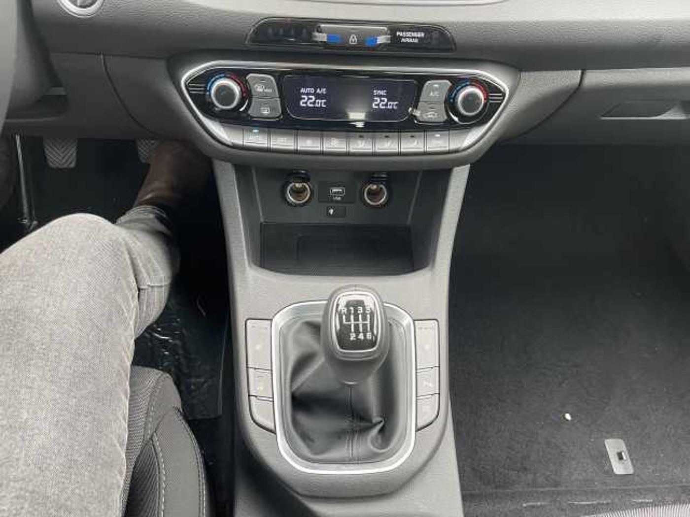 Hyundai  1.0 T-GDI EDITION 30+ Navi+Voll-LED+Sitzheizung