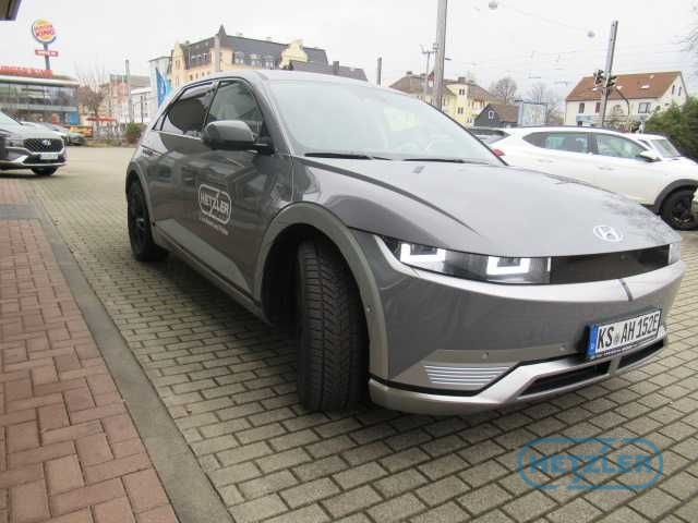 Hyundai  72,6 kWh 4WD UNIQ mit 20 LM-Felgen Allrad HUD StandHZG Navi Leder digitales Cock