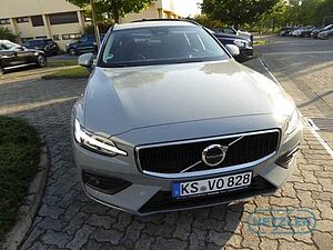 Volvo  Kombi Benzin EU6d B4 B DKG Core DAB LED Verkehrszeichenerk.