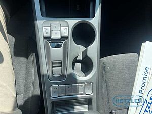 Hyundai  Advantage Elektro 2WD Navi Soundsystem ACC Klimaautom DAB SHZ LenkradHZG Spurhal