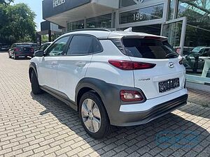 Hyundai  Advantage Elektro 2WD Navi Soundsystem ACC Klimaautom DAB SHZ LenkradHZG Spurhal